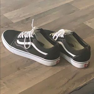 Meet your Posher, Derrick